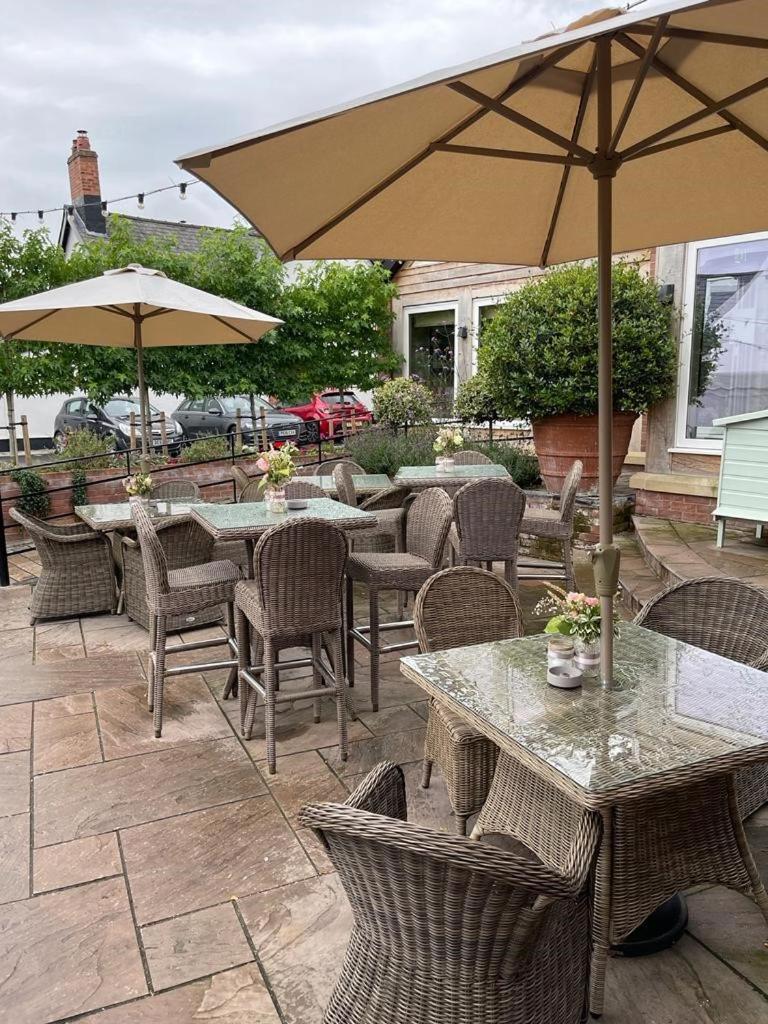 Hotel The Lion At Malpas Malpas  Exterior foto
